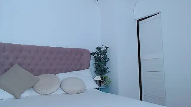 Snapshot of Naughty_kittyy1 chatting on October 16, 2025, 7:31 am Naughty kittyy1 online show from October 16, 2025, 7:31 am