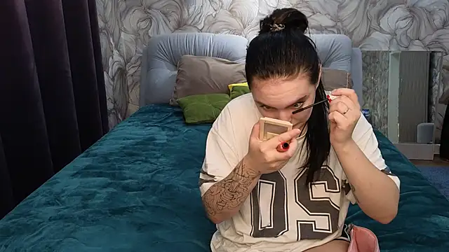 Mary 12 online show from October 9, 2025, 8:23 am