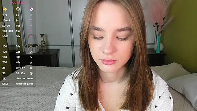 JinnyMcie online show from March 26, 2026, 9:37 am