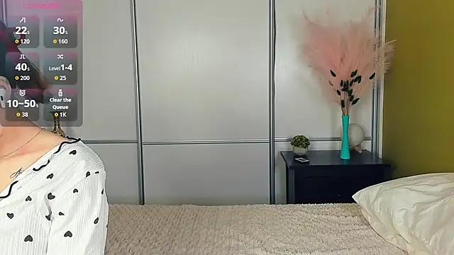 JinnyMcie online show from April 29, 2026, 9:35 am