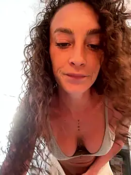 Snapshot of Martyca_Beee chatting on May 10, 2026, 3:17 pm Martyca Beee online show from May 10, 2026, 3:17 pm