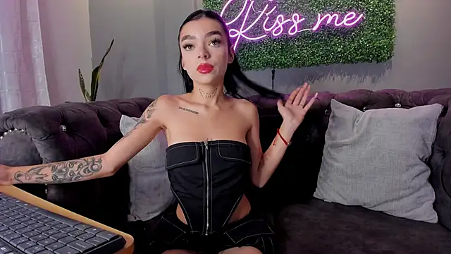 scarlettvelvet  online show from October 10, 2025, 3:11 pm