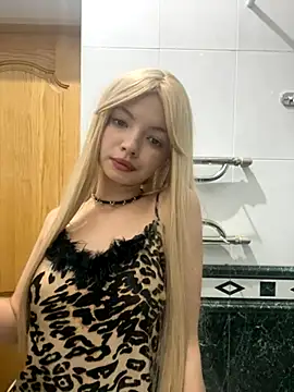  Siennaaa  online show from October 25, 2025, 8:47 pm