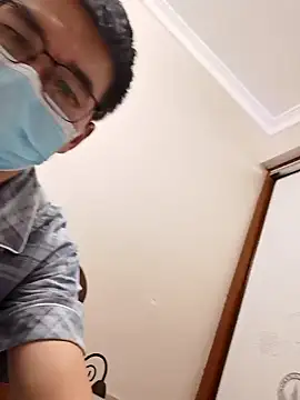 chougegg0214 online show from October 31, 2025, 3:02 pm