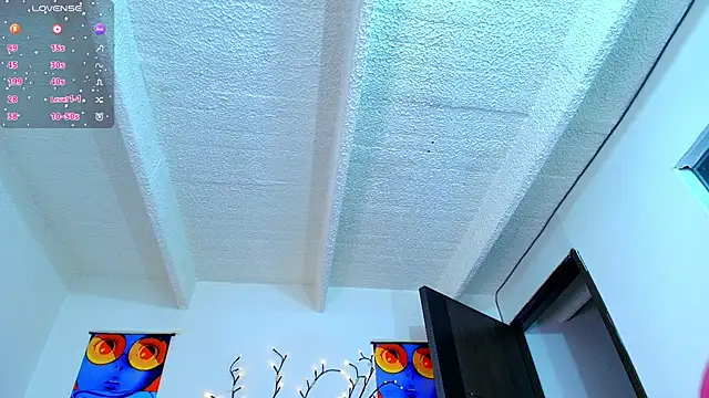 Bennuluspeach  online show from December 18, 2025, 12:33 pm