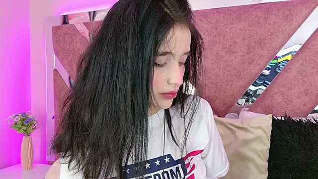 MeganR  online show from April 1, 2026, 3:29 am