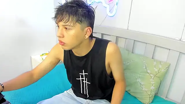 StiwenTwink online show from November 11, 2025, 12:16 pm