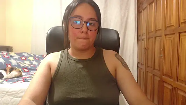 Snapshot of Venus_cat_ chatting on May 30, 2026, 1:57 am Venus cat online show from May 30, 2026, 1:57 am
