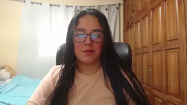 Snapshot of Venus_cat_ chatting on June 12, 2026, 9:25 pm Venus cat online show from June 12, 2026, 9:25 pm