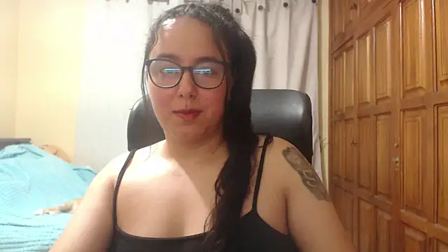 Snapshot of Venus_cat_ chatting on June 14, 2026, 4:36 am Venus cat online show from June 14, 2026, 4:36 am