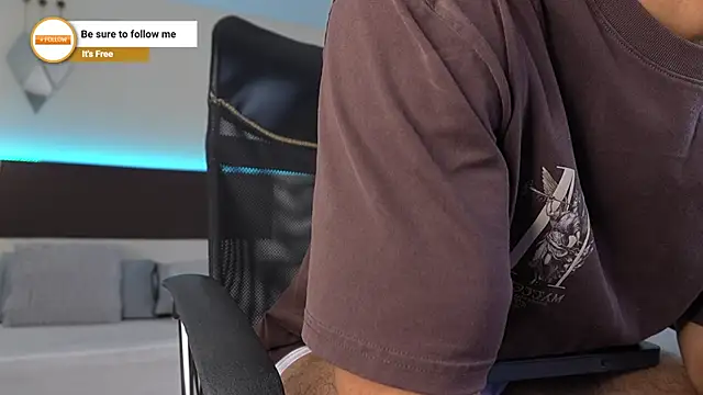 DanteeStone online show from December 15, 2025, 9:52 pm