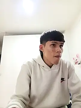 Snapshot of mazo18 chatting on January 6, 2026, 4:27 am mazo18 online show from January 6, 2026, 4:27 am