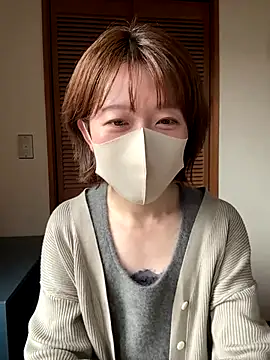 Snapshot of momo_yuipu chatting on October 15, 2025, 1:06 am momo yuipu online show from October 15, 2025, 1:06 am