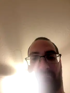 Snapshot of Jwr2316 chatting on October 15, 2025, 10:21 pm Jwr2316 online show from October 15, 2025, 10:21 pm