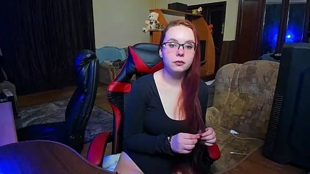 Snapshot of JustFoxyee chatting on December 3, 2025, 1:02 am JustFoxyee online show from December 3, 2025, 1:02 am