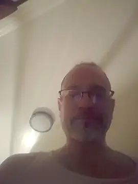 Curious9884 online show from February 4, 2026, 10:15 pm