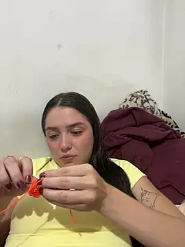 luiza barcelos online show from October 24, 2025, 10:50 pm