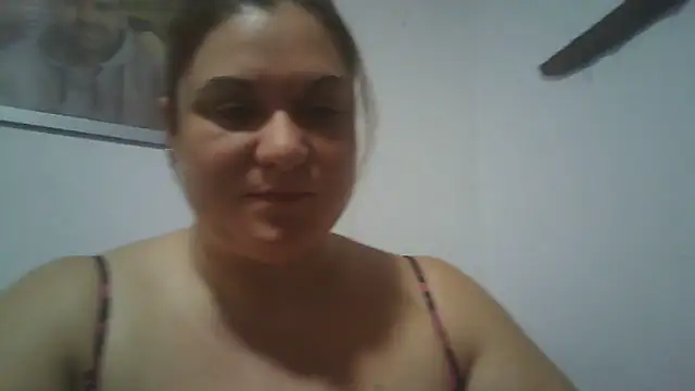 Snapshot of ades8687 chatting on October 2, 2025, 8:21 am ades8687 online show from October 2, 2025, 8:21 am