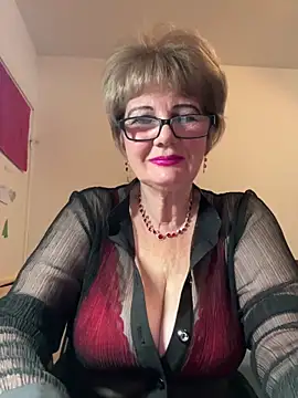 Snapshot of BoloshkaBlonda chatting on January 17, 2026, 8:19 am BoloshkaBlonda online show from January 17, 2026, 8:19 am