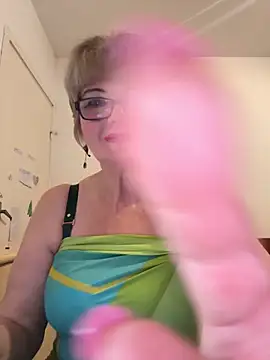 Snapshot of BoloshkaBlonda chatting on February 11, 2026, 6:57 pm BoloshkaBlonda online show from February 11, 2026, 6:57 pm