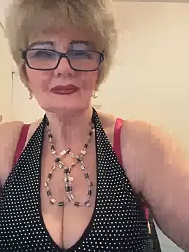 Snapshot of BoloshkaBlonda chatting on February 14, 2026, 8:27 pm BoloshkaBlonda online show from February 14, 2026, 8:27 pm