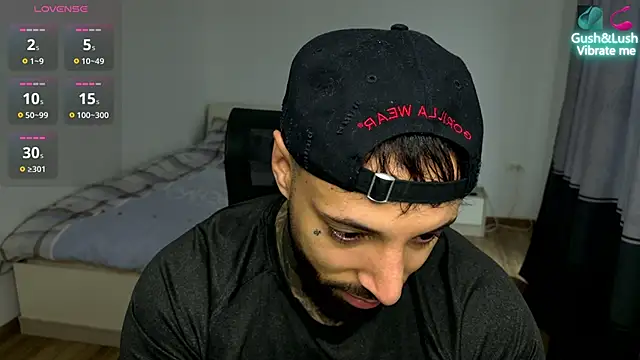 MasculineGuy99 online show from December 23, 2025, 9:29 am