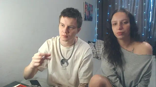 Snapshot of Mark_and_Wendy chatting on May 1, 2026, 5:23 am Mark and Wendy online show from May 1, 2026, 5:23 am