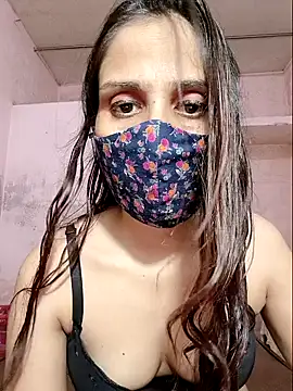 Snapshot of DIVINEDIVAA chatting on October 8, 2025, 6:16 pm DIVINEDIVAA online show from October 8, 2025, 6:16 pm