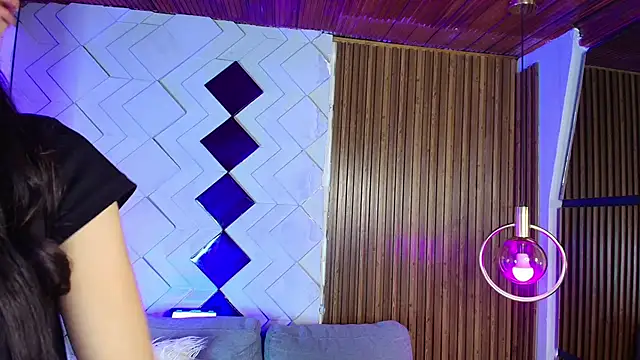 Matti sofia  online show from November 1, 2025, 7:05 pm