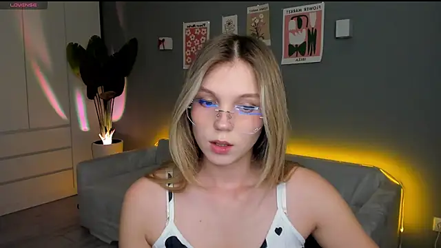 linakorvin online show from October 22, 2025, 1:33 pm