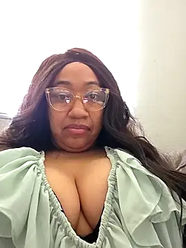 Snapshot of Adri-x chatting on October 21, 2025, 4:08 pm Adri-x online show from October 21, 2025, 4:08 pm