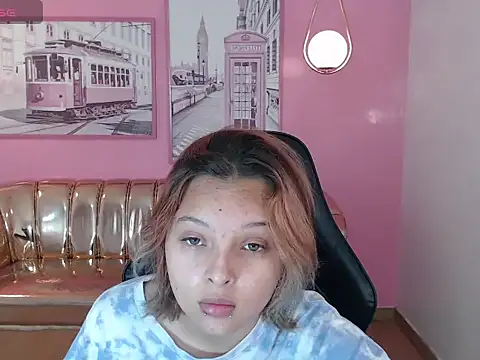 mia foster t online show from October 30, 2025, 2:07 pm