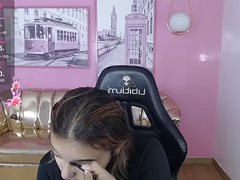 mia foster t online show from November 6, 2025, 12:50 pm