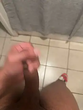 familia0210 online show from October 29, 2025, 9:49 pm