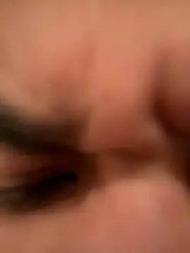 familia0210 online show from November 15, 2025, 7:43 pm