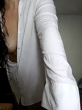 tutisex  online show from October 27, 2025, 3:32 am