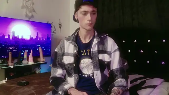 Tyler cat online show from December 2, 2025, 3:45 am