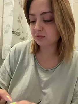 KellyMoors online show from October 21, 2025, 11:33 am