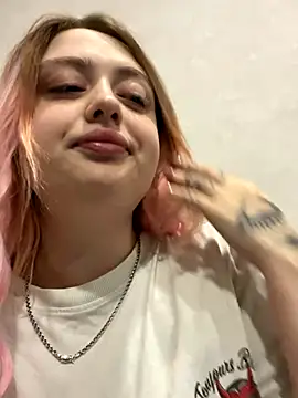 KellyMoors online show from October 27, 2025, 1:15 pm