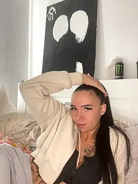 YoungZoexx online show from October 2, 2025, 9:38 am