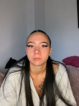 YoungZoexx online show from October 6, 2025, 7:17 am