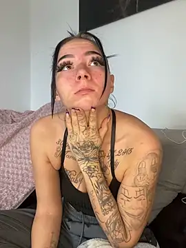 YoungZoexx online show from October 14, 2025, 10:05 am