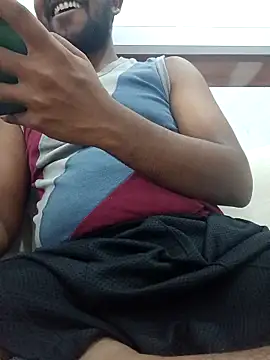 Snapshot of golugulu2024 chatting on November 1, 2025, 5:15 pm golugulu2024 online show from November 1, 2025, 5:15 pm