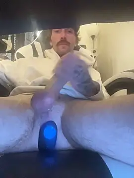 Snapshot of Dufduf233 chatting on October 28, 2025, 5:15 pm Dufduf233 online show from October 28, 2025, 5:15 pm