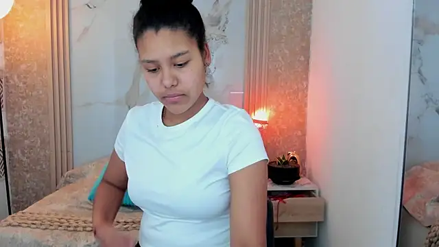 AriaVega online show from May 15, 2026, 12:12 pm