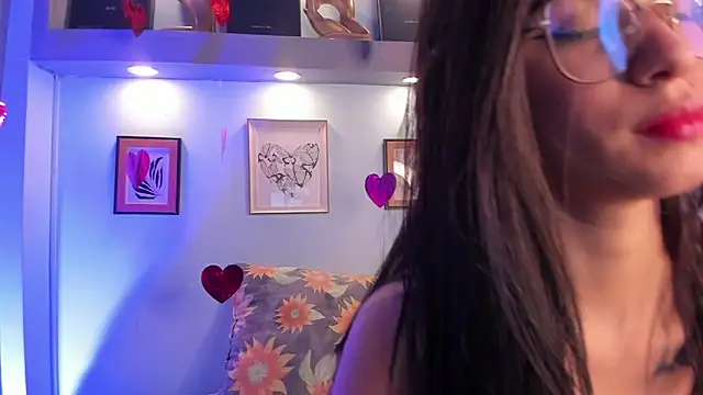 Alana Martinez  online show from February 28, 2026, 7:59 pm