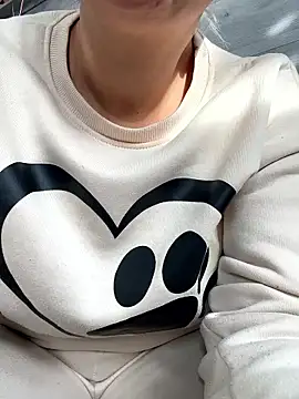 Daiana Andra online show from December 15, 2025, 9:57 am