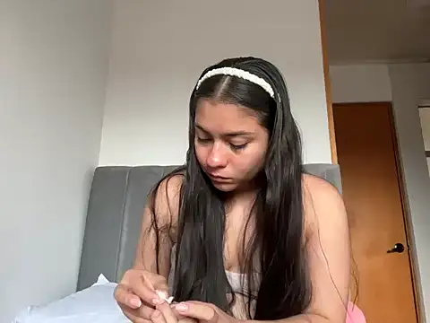 Snapshot of camilita1820 chatting on October 21, 2025, 8:31 pm camilita1820 online show from October 21, 2025, 8:31 pm