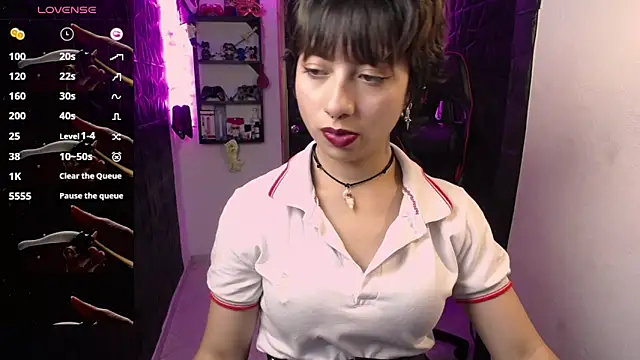 lunarichy22 online show from May 27, 2026, 8:06 pm