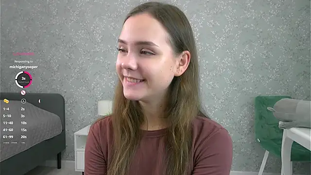 SweetSaraPie online show from October 15, 2025, 7:14 pm